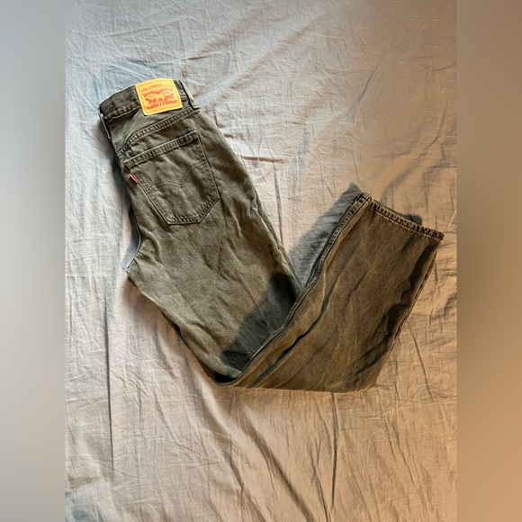 Black, low rise Levi jeans - Picture 3 of 4